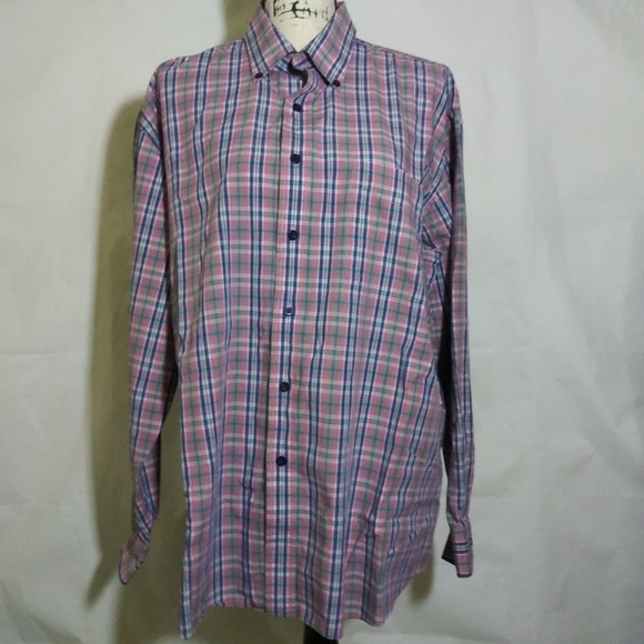 Blue checkered button down 👕 - Picture 1 of 7